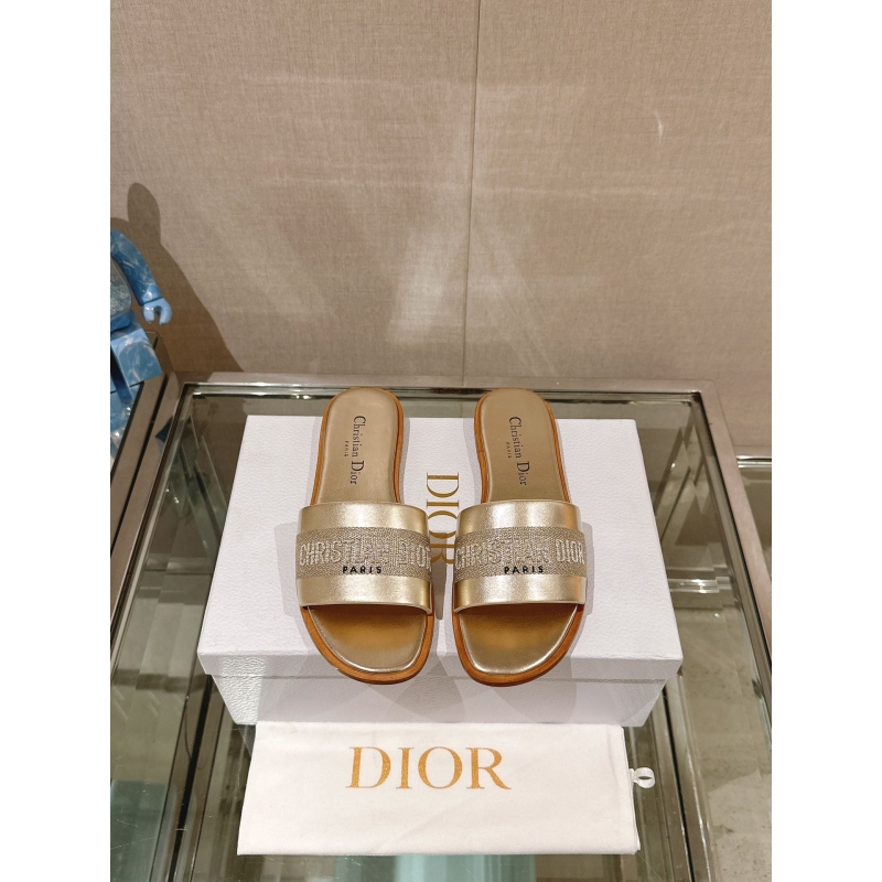 ch**an D*or slippers